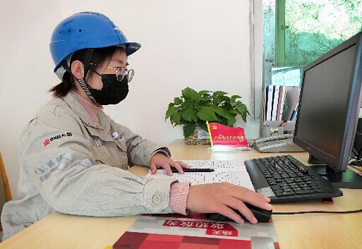 任洋洋：小小一朵花，青春吐芳華