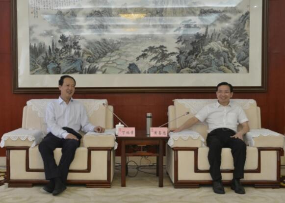 丁焰章拜會(huì)南昌市委副書(shū)記、市長(zhǎng)黃喜忠