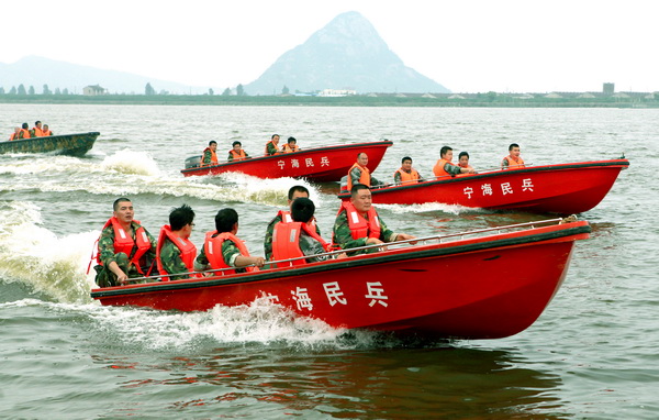國網(wǎng)寧?？h供電公司為“抗災(zāi)治患”在8個供電所均組建應(yīng)急救援隊