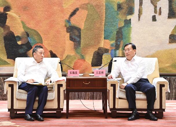 宋海良拜會(huì)武漢市委書記王忠林、市長(zhǎng)周先旺