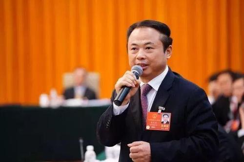 發(fā)展智慧型儲能電站 助力實現(xiàn)“碳達峰、碳中和”——訪全國人大代表、天能控股集團董事長張?zhí)烊? width=
