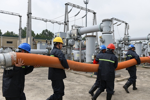 江蘇東?？h供電公司開展2021年變電站防汛應(yīng)急演練