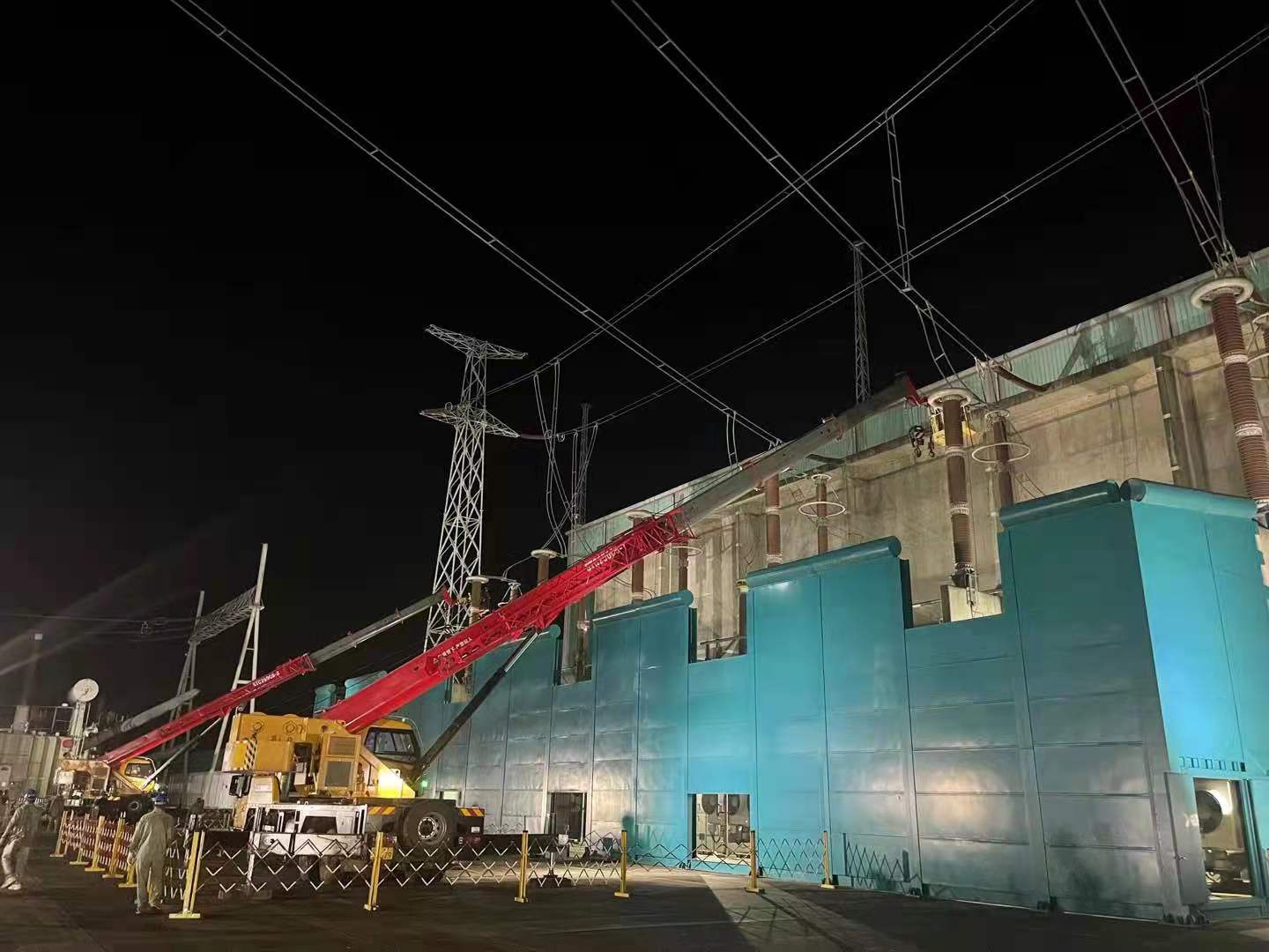 鄂電“鐵軍”：30個(gè)小時(shí)晝夜搶修作業(yè)，守護(hù)西電東送電網(wǎng)大動(dòng)脈