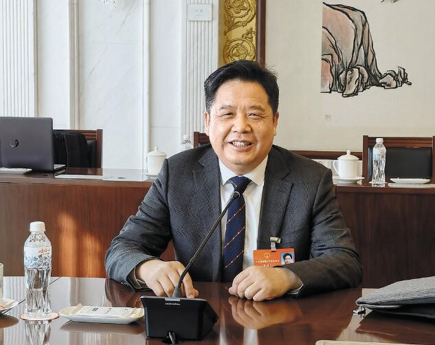 加快能源技術創(chuàng)新 促進成果轉化——訪全國人大代表、中國科學院寧波材料技術與工程研究所所長黃政仁