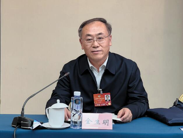 【兩會】國網(wǎng)電動(dòng)汽車服務(wù)有限公司董事長、黨委書記全生明：加快構(gòu)建交通能源融合發(fā)展體系 促進(jìn)車與電網(wǎng)協(xié)同互動(dòng)