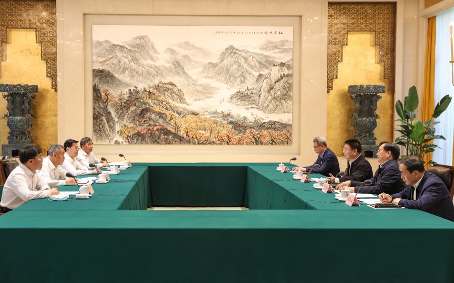雷鳴山、韓君拜會(huì)湖北省委書記王蒙徽、省長(zhǎng)王忠林