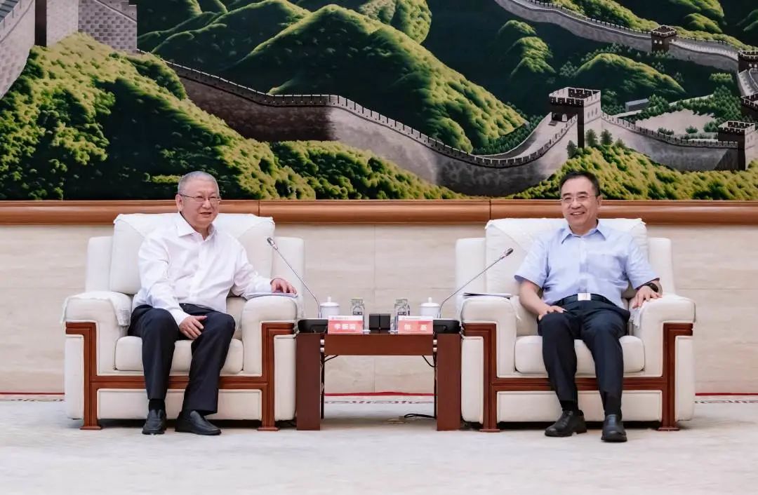鄒磊會(huì)見(jiàn)隆基股份總裁李振國(guó)、森特股份董事長(zhǎng)劉愛(ài)森