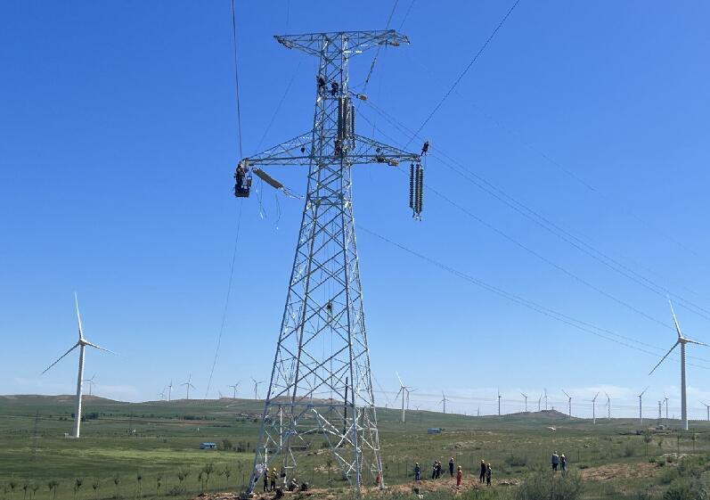 220千伏海春線(xiàn)、中海油化德風(fēng)電場(chǎng)35千伏集電線(xiàn)路順利改造完成