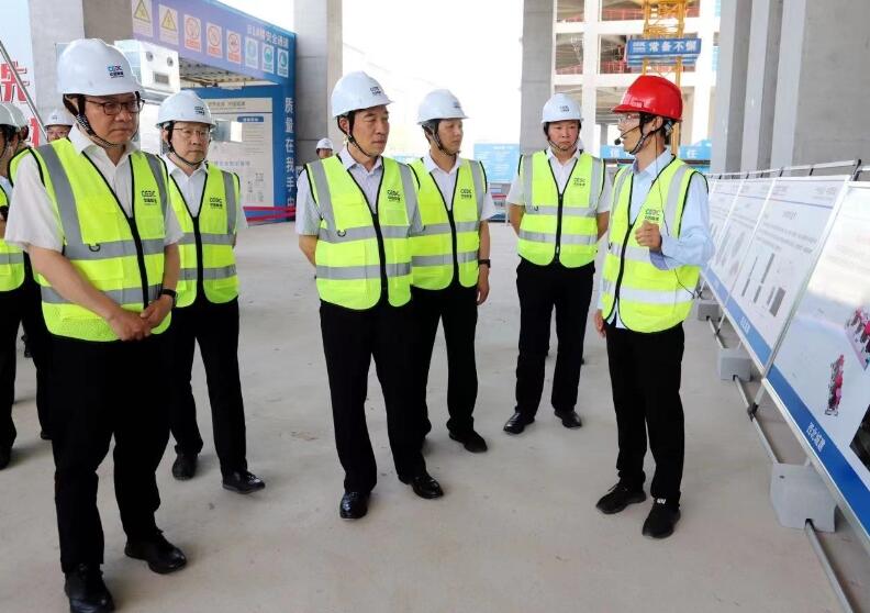 中國能建黨委副書記、總經(jīng)理孫洪水到西北城建未來廣場A區(qū)項目開展安全生產(chǎn)督導
