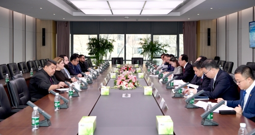 中國電建黨委書記、董事長丁焰章同洪都拉斯國會主席雷東多舉行會談