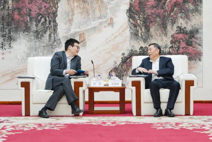 中國(guó)能建黨委書記、董事長(zhǎng)宋海良與上海電氣集團(tuán)黨委書記、董事長(zhǎng)吳磊會(huì)談