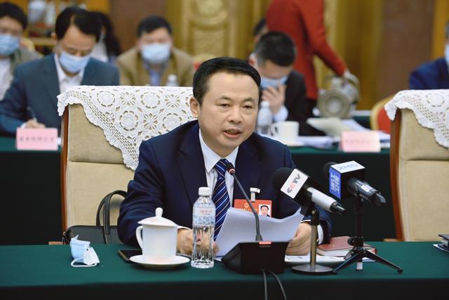 【兩會好聲音】全國人大代表、天能控股董事長張?zhí)烊危和苿印犊稍偕茉捶ā沸抻啠Ｕ蠂夷茉窗踩? /></a></div>
				<div   id=