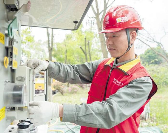 賀彪：星城萬家燈火，“帶電護衛(wèi)”用心守候