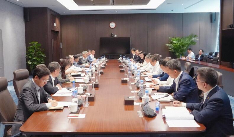 中國能建黨委書記、董事長宋海良與中信集團(tuán)黨委書記、董事長奚國華會談