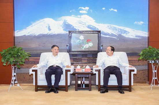 華能集團有限公司黨組書記、董事長溫樞剛拜會克州黨委書記王學(xué)東