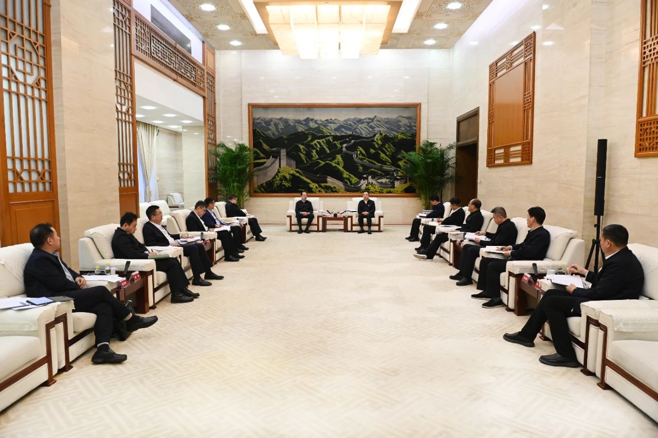 大唐集團黨組書記、董事長鄒磊與中國電建黨委書記、董事長丁焰章會談