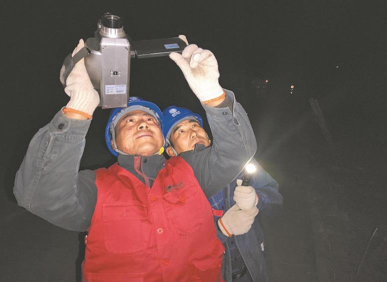 青海貴南縣：零下15攝氏度，冬夜巡檢保供電