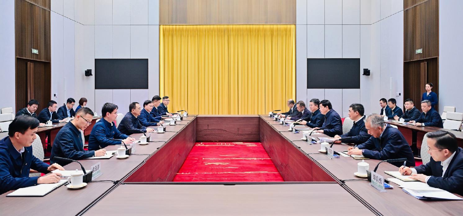 中國大唐集團董事長鄒磊、總經(jīng)理張傳江與國家電網(wǎng)董事長張智剛、總經(jīng)理龐驍剛會談