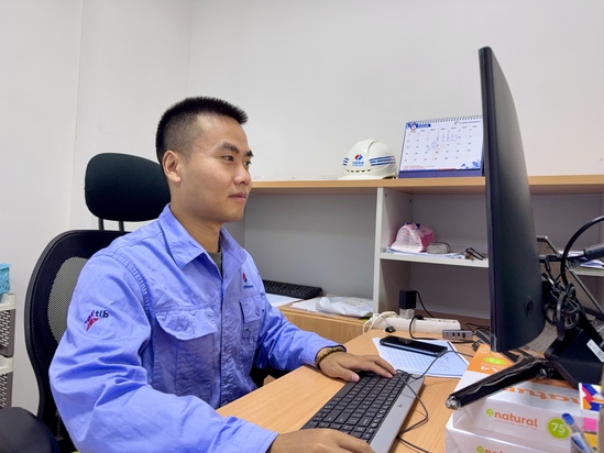 【新春走基層】春節(jié)堅守，點亮異國的奉獻之光